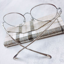 將圖片載入圖庫檢視器 YK3348