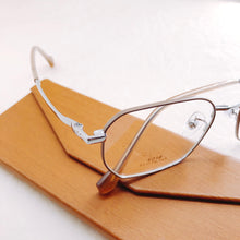 將圖片載入圖庫檢視器 YK2715