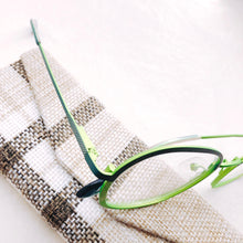 將圖片載入圖庫檢視器 YK2776