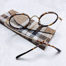 將圖片載入圖庫檢視器 YK3497