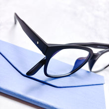 將圖片載入圖庫檢視器 YK3396