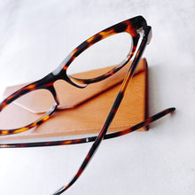 將圖片載入圖庫檢視器 YK3573
